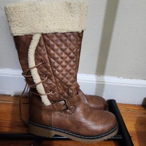 Women winter boots - size 11
